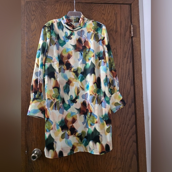 Do Not Buy EloquiiSatin Wide Sleeve Multicolor Abstract Dress Women 18